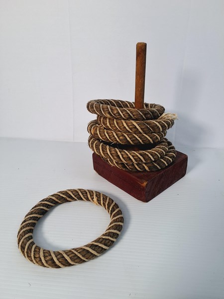 Lot 1200 - QUOITS SET