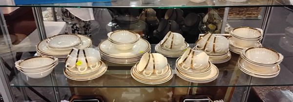 Lot 1438 - DINNER SERVICE