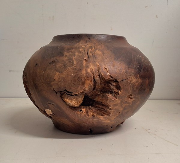 Lot 1491 - WOODEN VESSEL