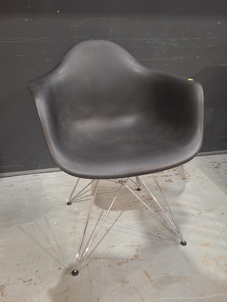 Lot 313 - MOULDED ARMCHAIR