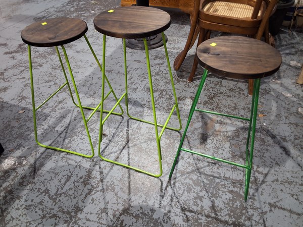 Lot 160 - STOOLS