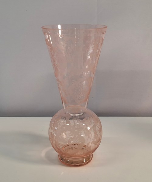 Lot 1269 - GLASS VASE