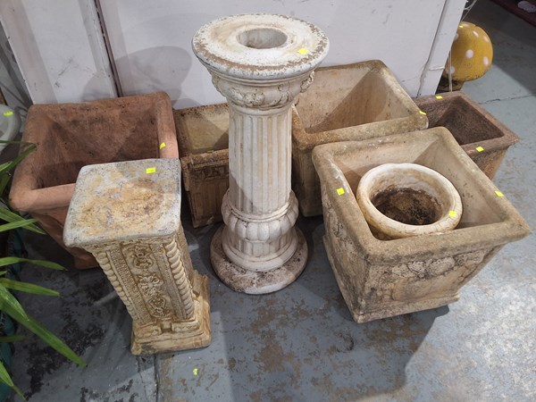 Lot 337 - OUTDOOR POTS