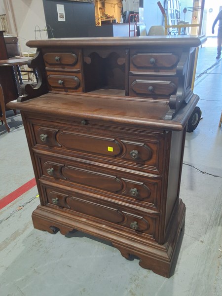 Lot 90 - WRITING DESK