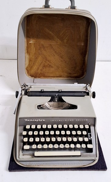 Lot 1360 - REMINGTON TYPEWRITER