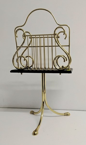 Lot 321 - SHEET MUSIC STAND
