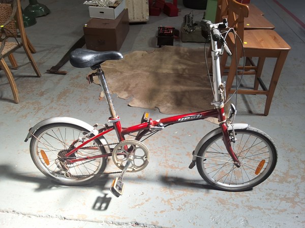 Lot 242 - FOLDING BICYCLE