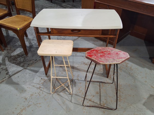 Lot 252 - DESK & TWO STOOLS
