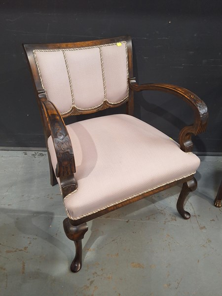 Lot 256 - ARMCHAIR