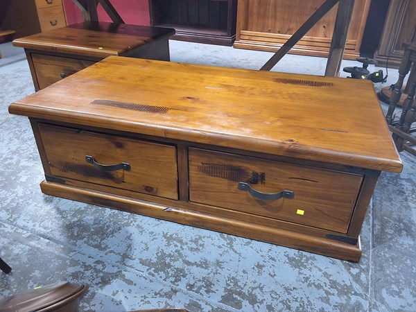 Lot 49 - COFFEE TABLE