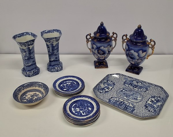 Lot 1348 - VASES