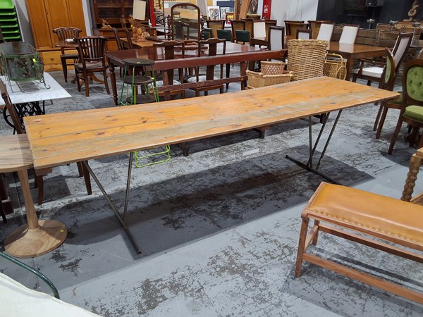 Lot 189 - TRESTLE TABLE