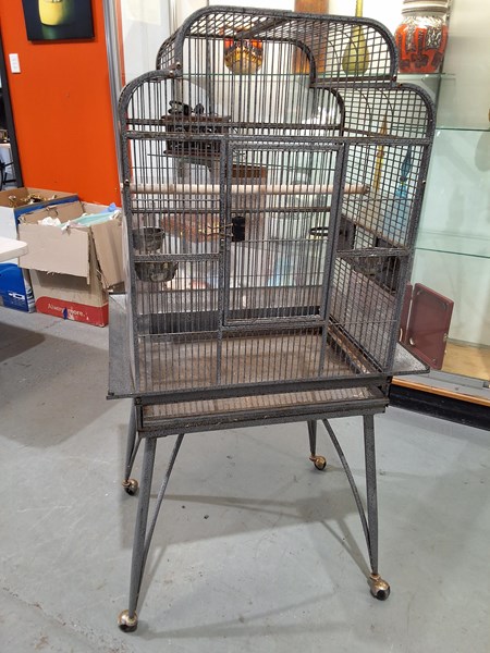 Lot 168 - BIRDCAGE