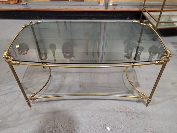 Lot 115 - COFFEE TABLE