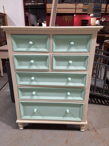 Lot 77 - CHEST OF DRAWERS