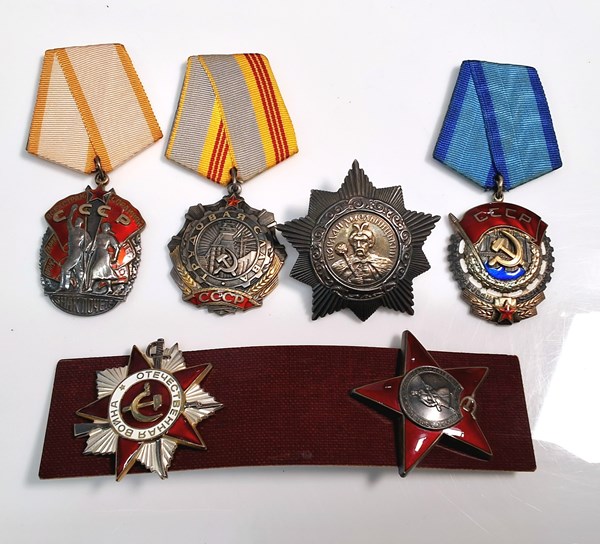 Lot 1239 - MEDALS