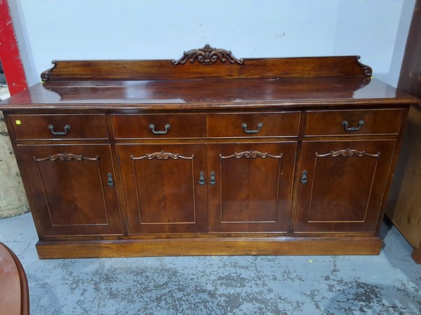 Lot 133 - MAHOGANY SIDEBOARD