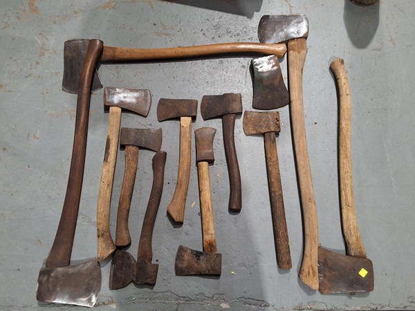 Lot 201 - AXES AND HATCHETS